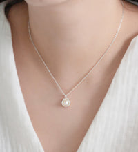 Load image into Gallery viewer, Sterling Silver Shell Pendant with Fresh Water Pearl Centre
