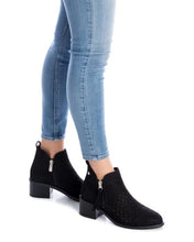 Load image into Gallery viewer, XTI Ankle Boot in Black
